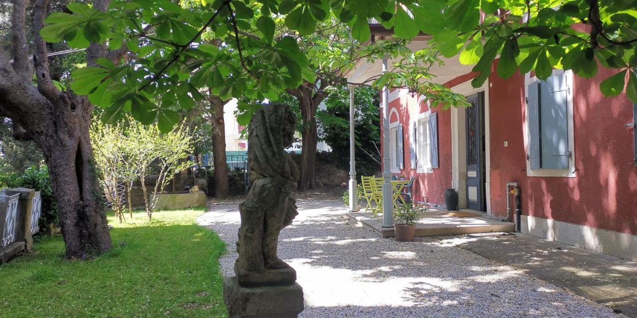 Charming Apartment In A 19Th Century Villa ตรีเอสเต ภายนอก รูปภาพ