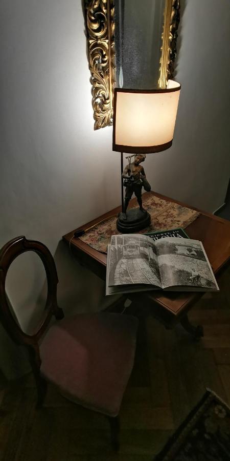 Charming Apartment In A 19Th Century Villa ตรีเอสเต ภายนอก รูปภาพ