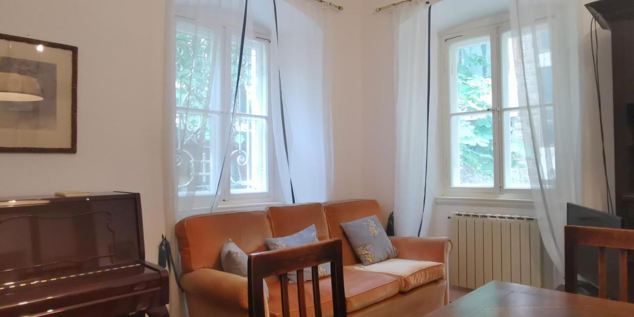 Charming Apartment In A 19Th Century Villa ตรีเอสเต ภายนอก รูปภาพ