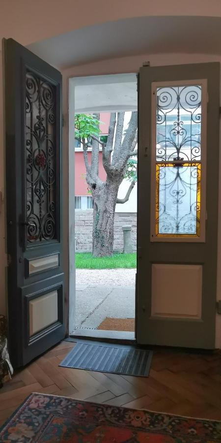 Charming Apartment In A 19Th Century Villa ตรีเอสเต ภายนอก รูปภาพ