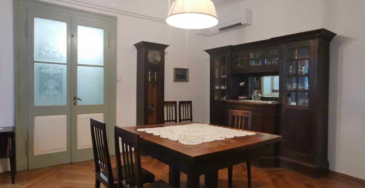 Charming Apartment In A 19Th Century Villa ตรีเอสเต ภายนอก รูปภาพ